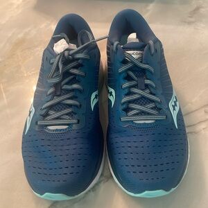 Saucony Guide 13 blue running shoes